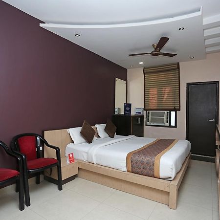 Oyo 11596 Sanjay Guest House Kanpur Buitenkant foto