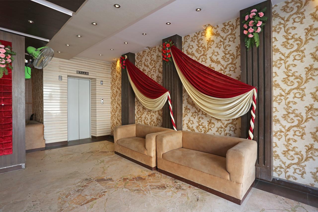 Oyo 11596 Sanjay Guest House Kanpur Buitenkant foto
