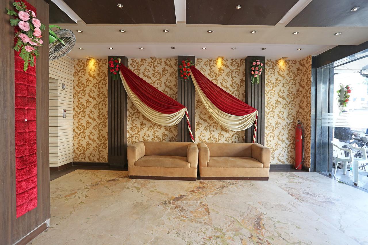 Oyo 11596 Sanjay Guest House Kanpur Buitenkant foto