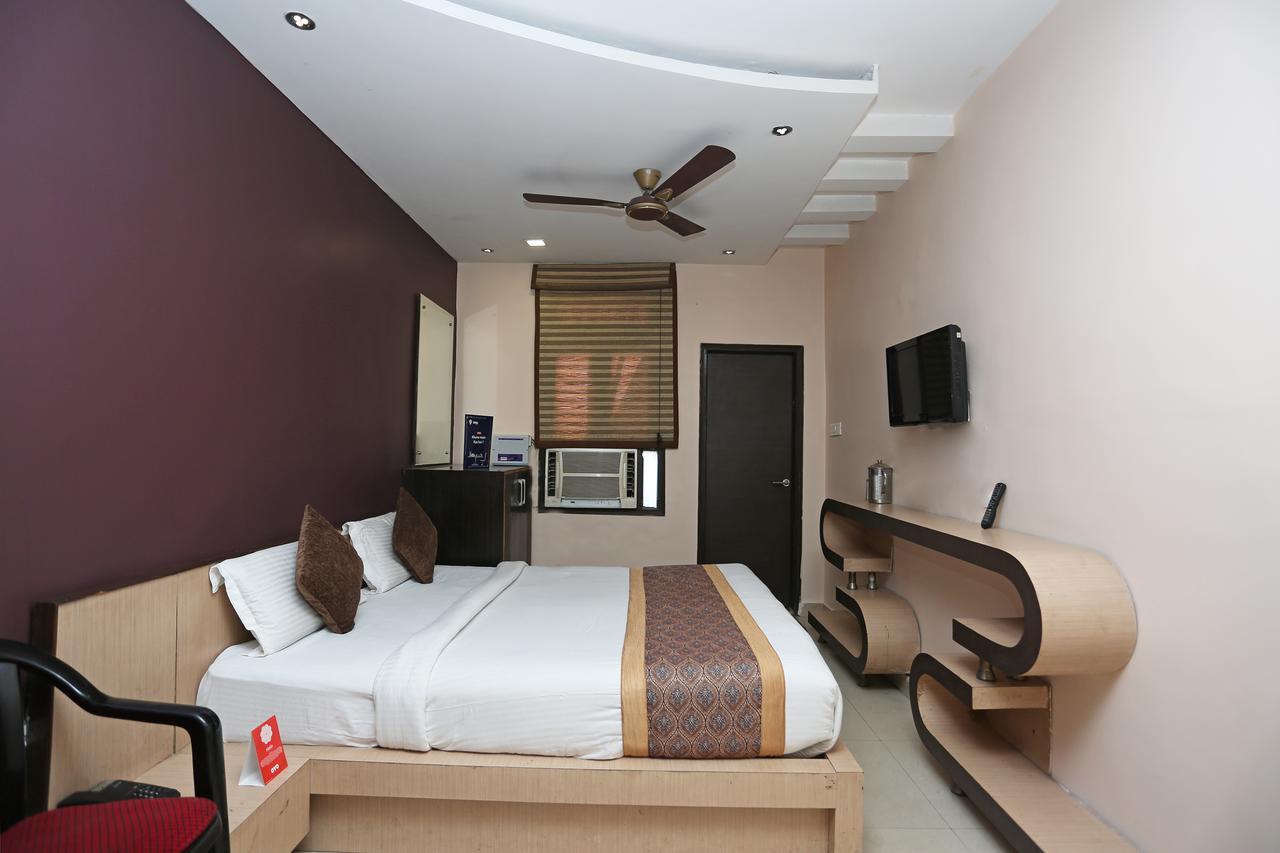 Oyo 11596 Sanjay Guest House Kanpur Buitenkant foto